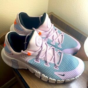 Nike met con training shoes